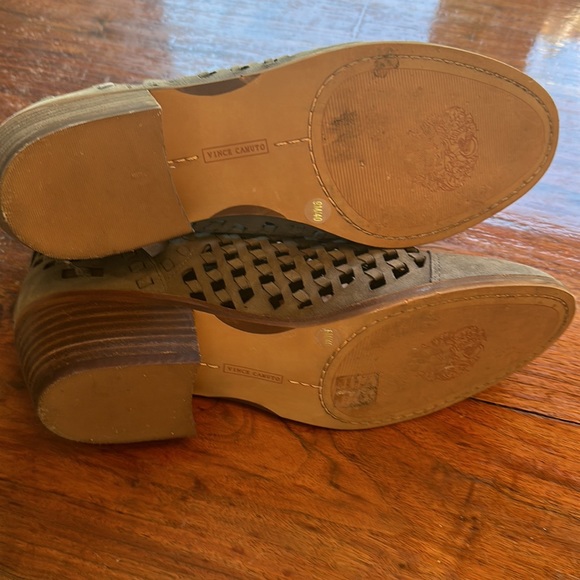 New Vince Camuto army green leather booties - Picture 4 of 7